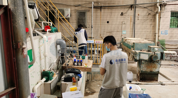 脱色剂投加方式